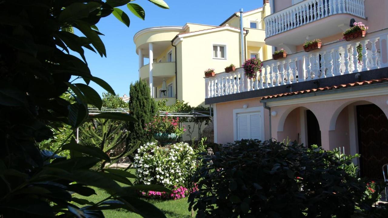 Apartments Ravlic Malinska Εξωτερικό φωτογραφία